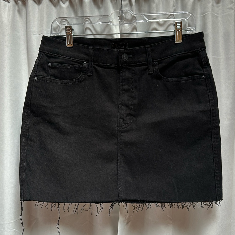 NWOT Mother high Waisted smokin’ double micro black denim skirt, size 31